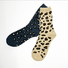 Load image into Gallery viewer, Leopard 2 Pack Cosy Socks

