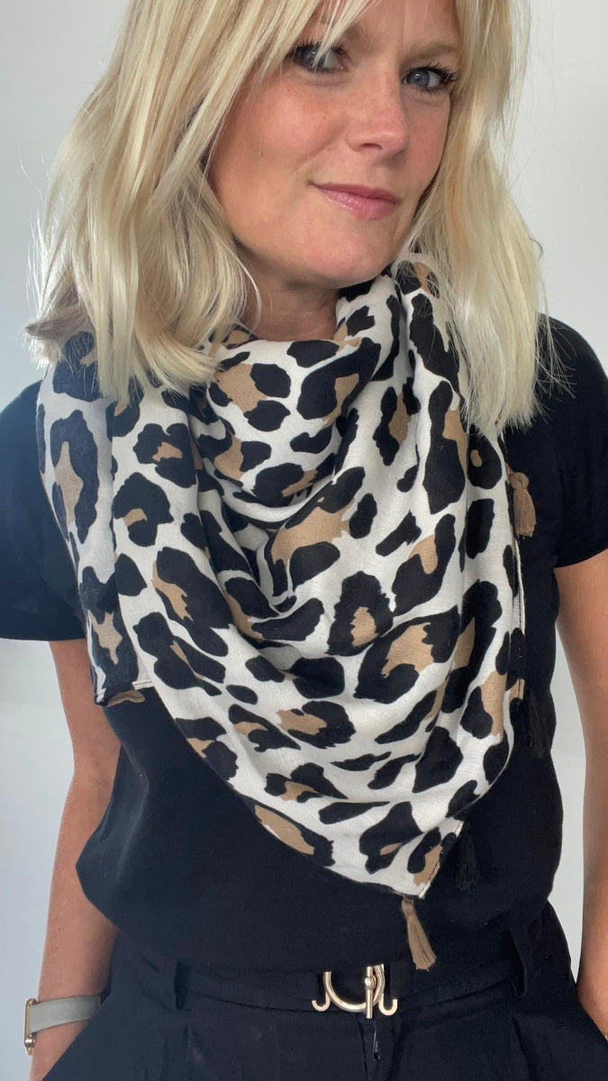 Grey Leopard Print Scarf – Amelia Rose Accessories