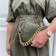 Load image into Gallery viewer, Gold Chainlink Short Bag Strap
