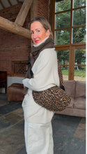 Charger l&#39;image dans la galerie, Leopard Print Large Crossbody Bum Bag
