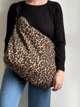 Load image into Gallery viewer, Leopard Print Large Tote Bag
