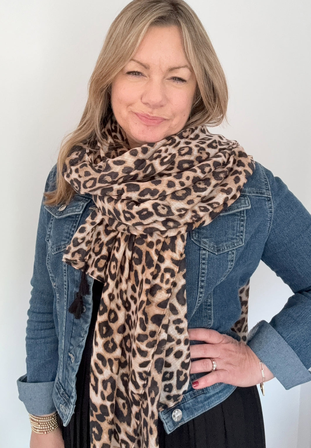 Stone Animal Print Tassel Scarf
