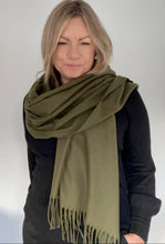 Charger l&#39;image dans la galerie, Khaki Plain Blanket Scarf
