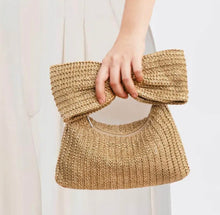 Load image into Gallery viewer, Straw Bow Detail Woven Clutch Bag
