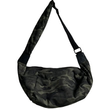 Afbeelding in Gallery-weergave laden, Khaki Camo Print XL Crossbody Bum Bag
