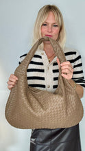 Laden Sie das Bild in den Galerie-Viewer, Preorder for dispatch w/c 4/11 -  Taupe Faux Leather Weave Tote Bag
