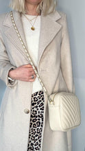 Load image into Gallery viewer, Cream Chevron Tassel Bag
