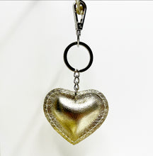 Cargar imagen en el visor de la galería, Gold Heart Keyring
