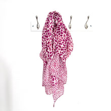 Cargar imagen en el visor de la galería, Raspberry Mix Animal Print Scarf
