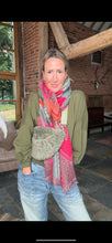 Afbeelding in Gallery-weergave laden, Khaki Animal Print, Bright Pink &amp; Orange Chevron Scarf
