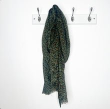 Charger l&#39;image dans la galerie, Khaki Small Animal Print Scarf
