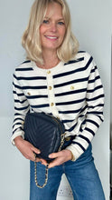 Laden Sie das Bild in den Galerie-Viewer, Navy Chevron Tassel Bag
