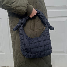 Carica l&#39;immagine nel visualizzatore di Gallery, Black Quilted Fabric Small Shoulder/ Crossbody Bag
