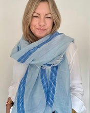 Cargar imagen en el visor de la galería, Blue Stripe Scarf
