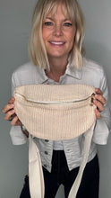 Cargar imagen en el visor de la galería, Raffia Crossbody/ Waist Bag
