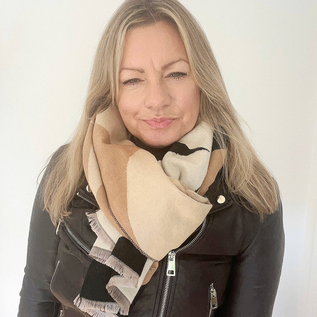 Black & Camel Retro Print Blanket Scarf