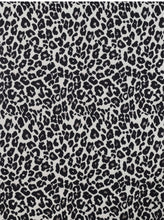 Cargar imagen en el visor de la galería, Black &amp; Cream Animal Print Blanket Scarf
