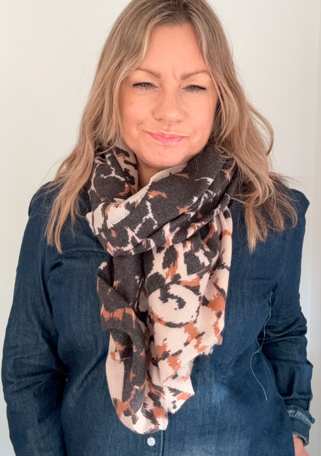 Black & Beige Tiger Animal Print Blanket Scarf