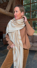 Charger l&#39;image dans la galerie, Camel &amp; Cream Geometric Scarf
