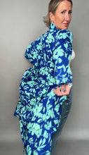 Load image into Gallery viewer, Blue &amp; Green Flower Print Kimono
