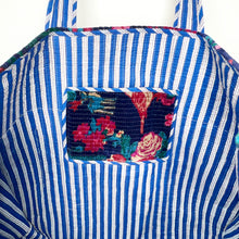 Cargar imagen en el visor de la galería, Blue Velvet Tapestry Print Large Tote Bag
