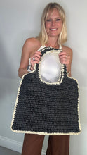 Carica l&#39;immagine nel visualizzatore di Gallery, Black &amp; Cream Raffia Tote Bag
