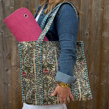 Carica l&#39;immagine nel visualizzatore di Gallery, Green &amp; Teal Flower Print Cotton Tote Bag
