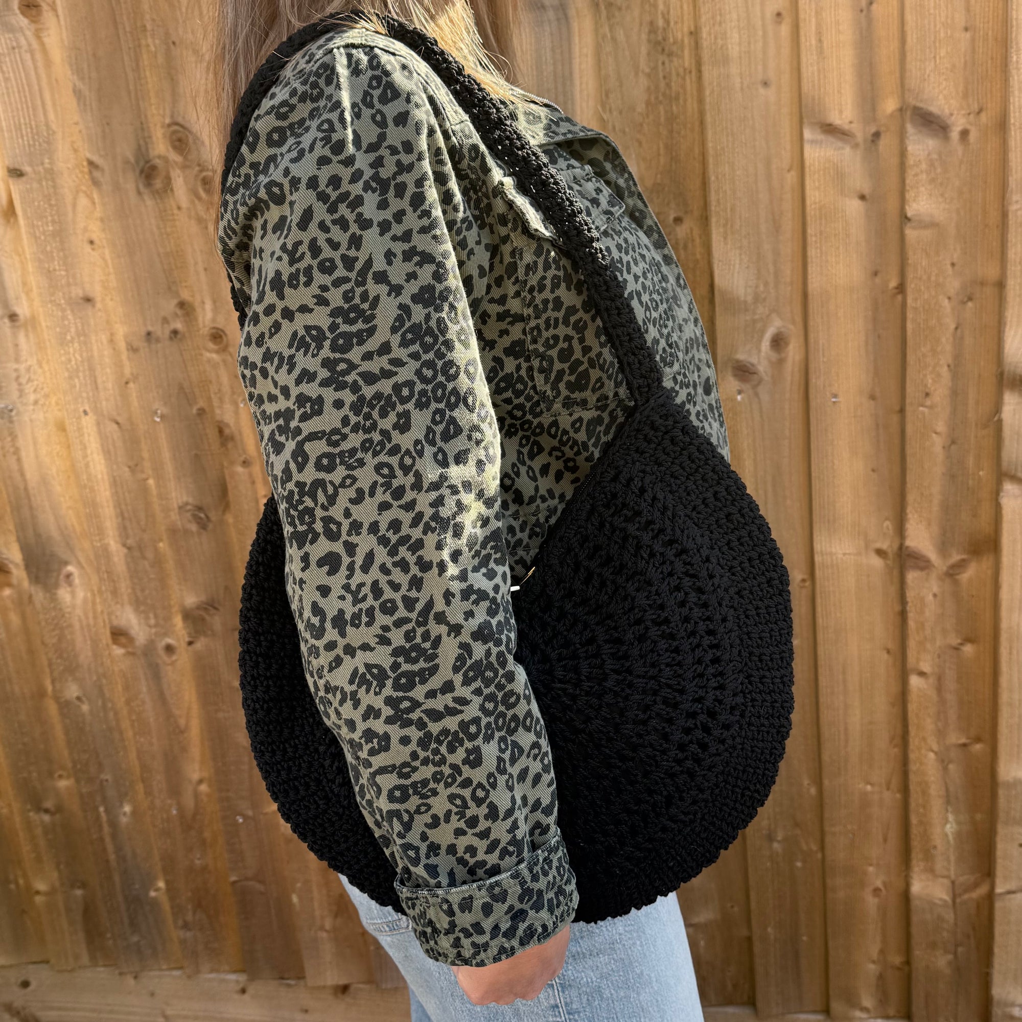 Black Round Knitted Tote Bag