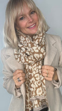 Cargar imagen en el visor de la galería, Camel &amp; Cream Animal Print Blanket Scarf
