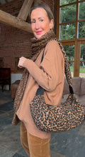 Afbeelding in Gallery-weergave laden, Leopard Print XL Crossbody Bum Bag
