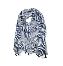 Afbeelding in Gallery-weergave laden, Navy Zebra Print Tassel Scarf
