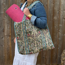 Carica l&#39;immagine nel visualizzatore di Gallery, Green &amp; Teal Flower Print Cotton Tote Bag
