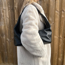 Afbeelding in Gallery-weergave laden, Black Shoulder Bag
