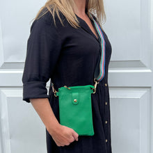 Carregar imagem no visualizador da galeria, Green Crossbody Phone Bag
