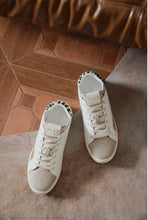 Carica l&#39;immagine nel visualizzatore di Gallery, Grey &amp; Gold Leopard Heel Trainers
