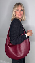 Carregar imagem no visualizador da galeria, Burgundy Slouchy Tote Bag
