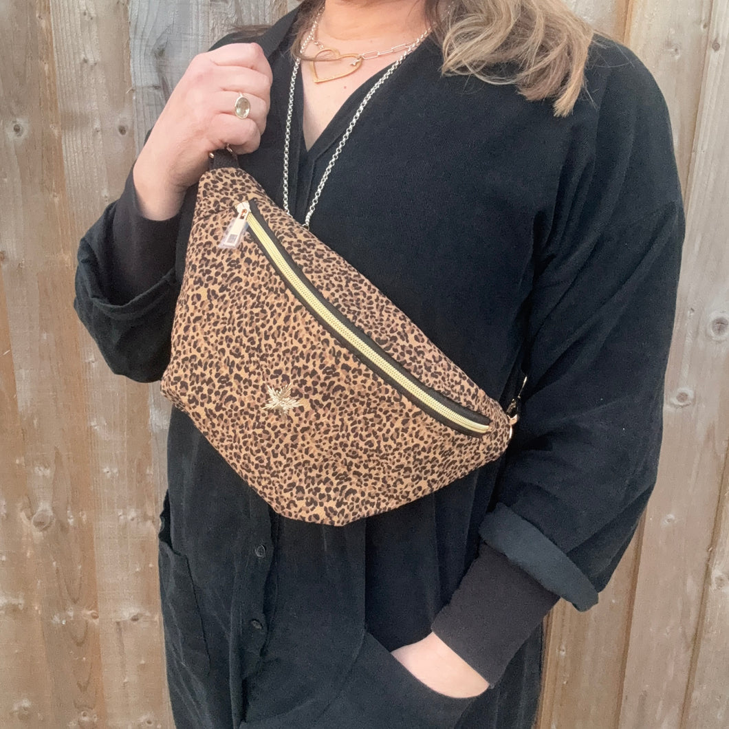 Tan Animal Print & Star Crossbody Pouch Bag