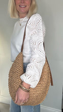 Afbeelding in Gallery-weergave laden, Preorder for dispatch w/c 31/3 - Beige &amp; Tan Raffia Swing Bag
