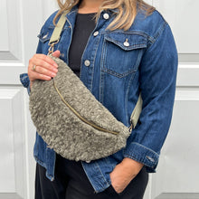 Cargar imagen en el visor de la galería, Khaki Shearling Large Crossbody Bum Bag
