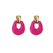 Cargar imagen en el visor de la galería, Gold &amp; Bright Pink Raffia Statement Earrings
