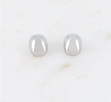 Carica l&#39;immagine nel visualizzatore di Gallery, Silver Nugget Stud Earrings
