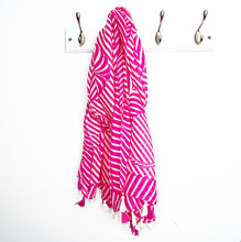 Load image into Gallery viewer, Pink &amp; White Tassel Scarf

