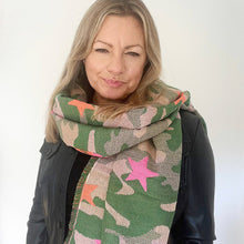 Laden Sie das Bild in den Galerie-Viewer, Preorder for delivery w/c 11/11 - Green Camo Scarf with Pink &amp; Orange Stars
