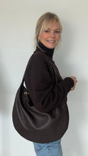 Cargar imagen en el visor de la galería, Dark Brown Slouchy Tote Bag
