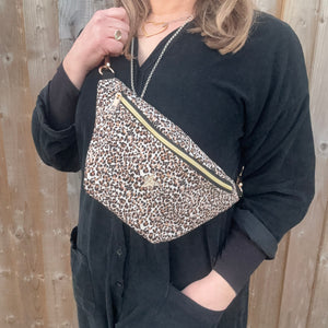 Animal Print & Star Crossbody Pouch Bag