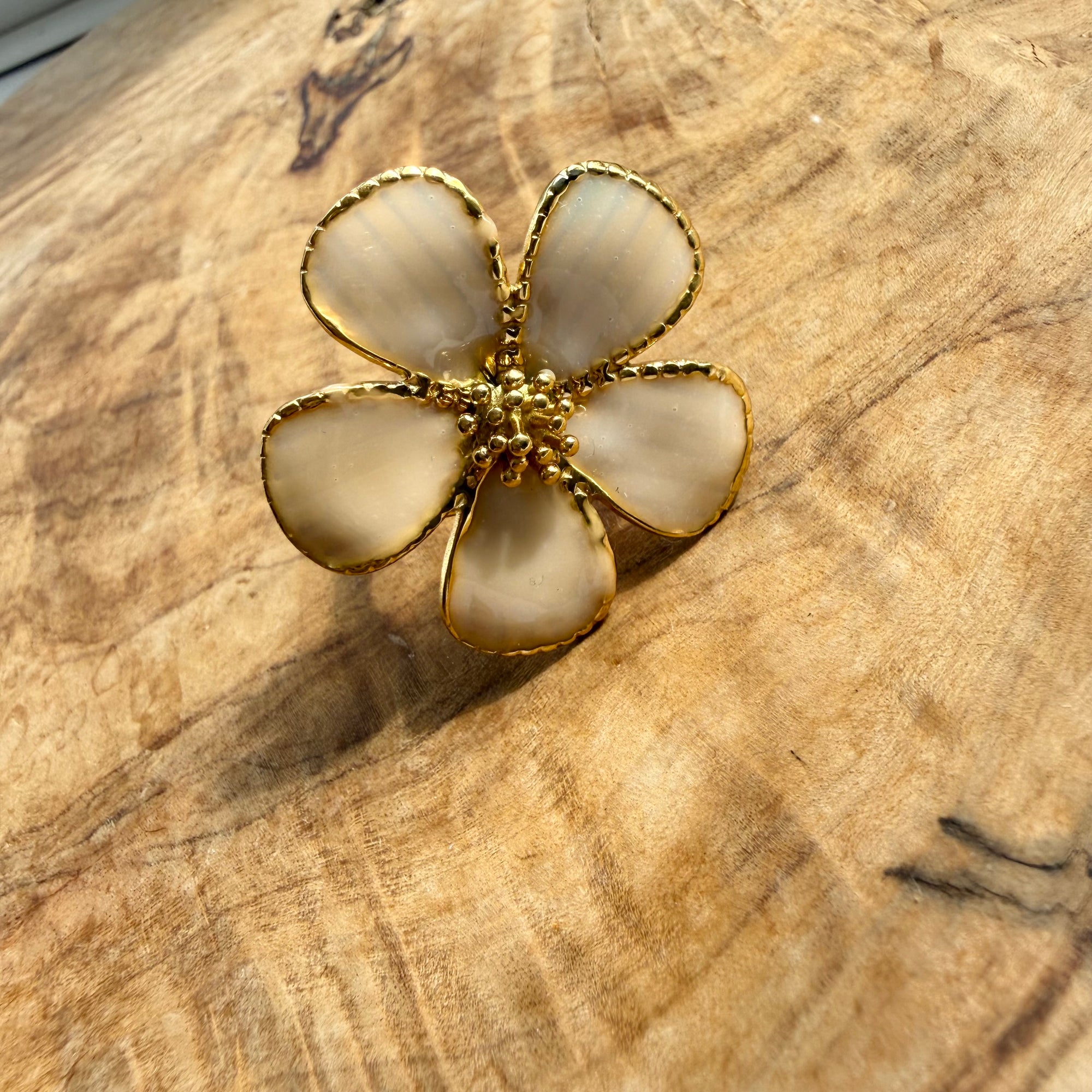 Beige &amp; Gold Flower Adjustable Ring