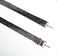 Afbeelding in Gallery-weergave laden, Taupe Mix Animal Print Bag Strap - Gold Hardware
