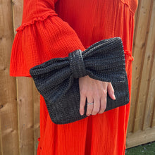 Load image into Gallery viewer, Black Straw Bow Detail Woven Clutch Bag
