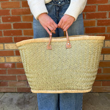 Load image into Gallery viewer, Large Straw Beach Bag
