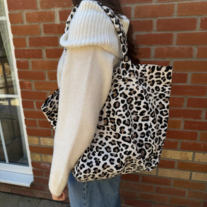 Leopard Print Woven Fabric Shoulder Bag